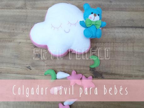 Un colgante móvil para la cuna del bebé.