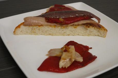 Pintxo de ventresca con pimiento rojo y anchoa