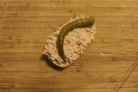 Bocadillito de atún con guindilla