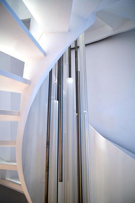 AL DETALLE: DISEÑO DE ESCALERA POR A-CERO, PARA UN INTERIORISMO EN LA CAPITAL.