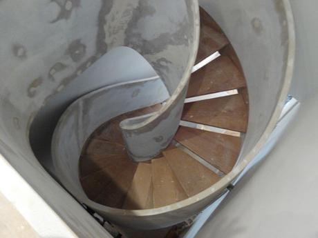 AL DETALLE: DISEÑO DE ESCALERA POR A-CERO, PARA UN INTERIORISMO EN LA CAPITAL.