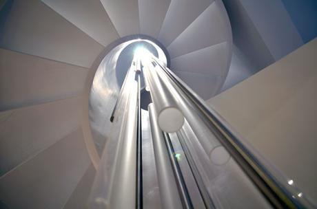 AL DETALLE: DISEÑO DE ESCALERA POR A-CERO, PARA UN INTERIORISMO EN LA CAPITAL.