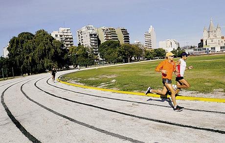 Peculiaridades de las pistas de atletismo Peculiaridades de las pistas de atletismo