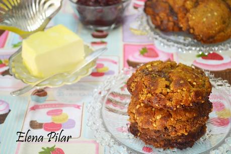 Cookies de mantequilla de cacahuete rellenas de mermelada (sin harina)