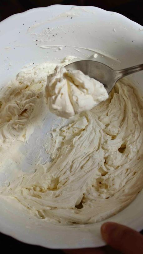 Tarta de frutos rojos, chocolate y mascarpone