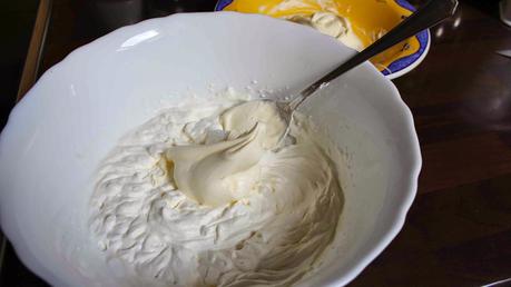 Tarta de frutos rojos, chocolate y mascarpone