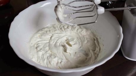 Tarta de frutos rojos, chocolate y mascarpone