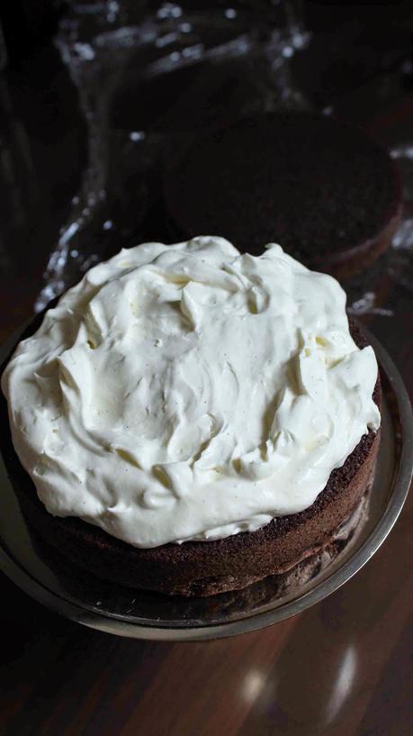Tarta de frutos rojos, chocolate y mascarpone
