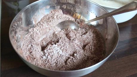 Tarta de frutos rojos, chocolate y mascarpone