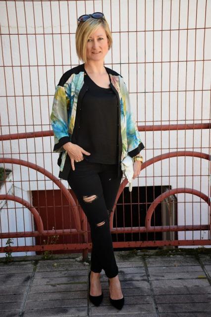 KIMONO CON ESTAMPADO TROPICAL
