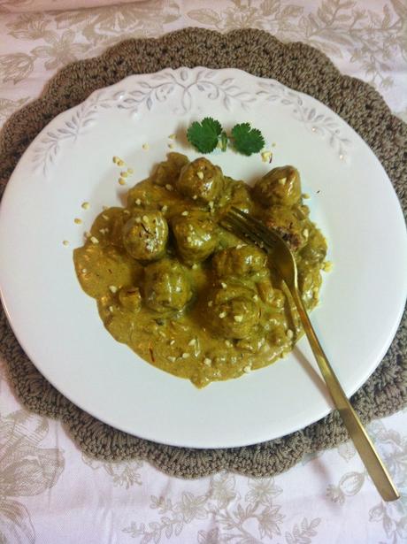 Albóndigas De Ternera Con Setas Y Salsa De Almendras