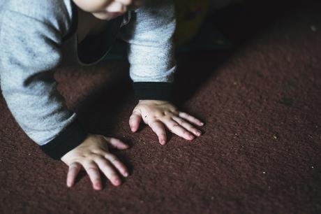 bebe gatear seis meses manos fotografia fashion blogger argentina