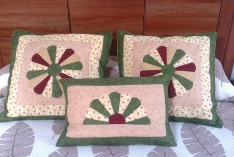 Patchwork Dresden plate