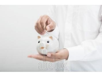 Adelantar la hora supone un ahorro en iluminación en los hogares