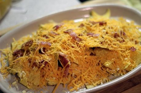Nachos con queso y beicon crujiente