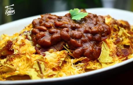 Nachos con queso y beicon crujiente