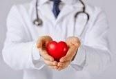 ¿Hay relación entre estatura afecciones cardíacas?