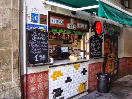 KIOSCO LA CAZALLA 1912, ARC DEL TEATRE A LA BARCELONA D' ABANS, D' AVUI I DE SEMPRE...14-04-2015...!!!