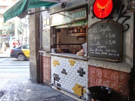 KIOSCO LA CAZALLA 1912, ARC DEL TEATRE A LA BARCELONA D' ABANS, D' AVUI I DE SEMPRE...14-04-2015...!!!