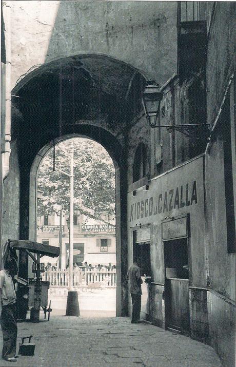 KIOSCO LA CAZALLA 1912, ARC DEL TEATRE A LA BARCELONA D' ABANS, D' AVUI I DE SEMPRE...14-04-2015...!!!