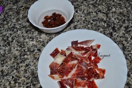 Alcachofas en Salsa con Jamón y Pasas