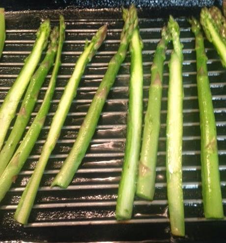ENSALADA DE ESPÁRRAGOS VERDES, NARANJAS Y LANGOSTINOS