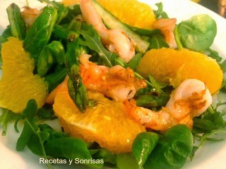 ENSALADA DE ESPÁRRAGOS VERDES, NARANJAS Y LANGOSTINOS