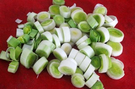 Sopa de verduras mediterránea con pesto de albahaca (paso a paso) y premio Canal Cocina y Caldos Aneto.