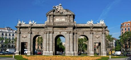 Frontal este de La Puerta de Alcalá