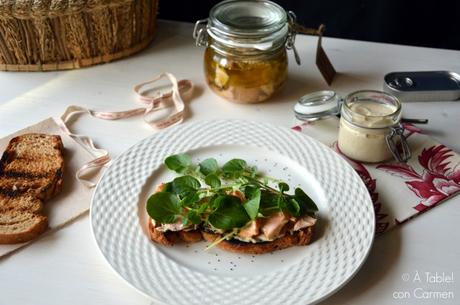 Tosta de Salmón en Escabeche, Crema de Anchoas y Berros
