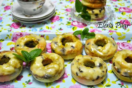 Donuts de plátano con chips de chocolate
