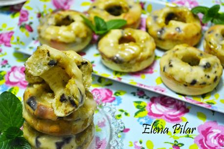 Donuts de plátano con chips de chocolate