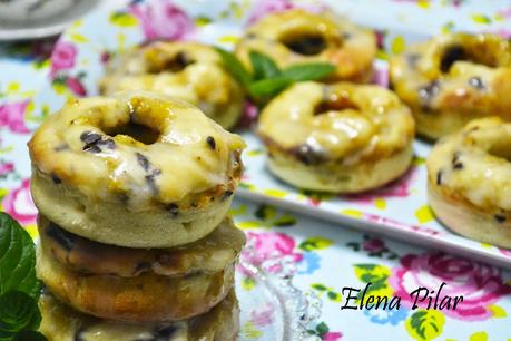 Donuts de plátano con chips de chocolate