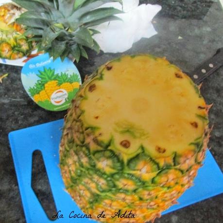 Tarta de crema de piña, sobre una base de coco