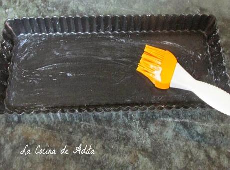 Tarta de crema de piña, sobre una base de coco