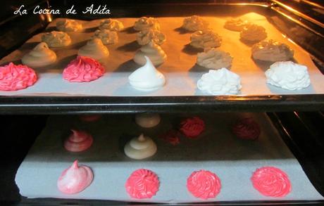 Tarta de crema de piña, sobre una base de coco