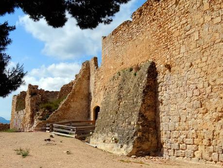 Miravet, un castillo templario en el curso del río Ebro