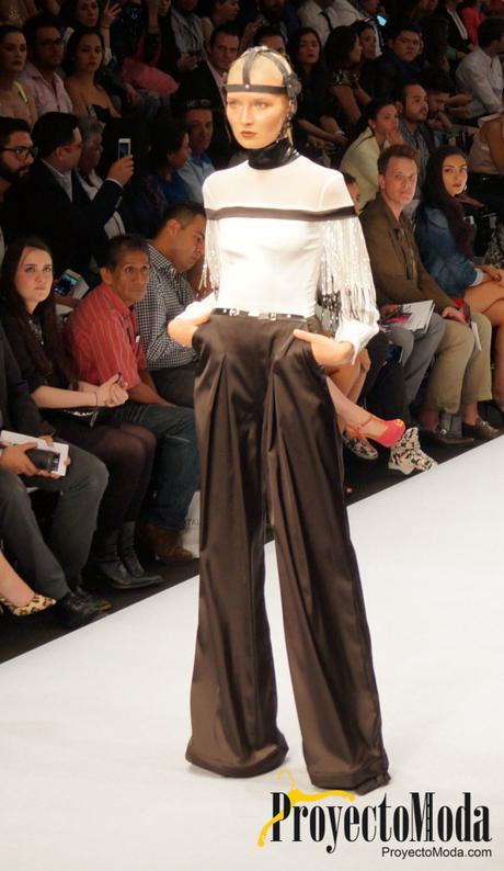 Benito Santos debuta en el #MBFWMx O/I 2015 con una colección inspirada en los caballos pura sangre DSC08622