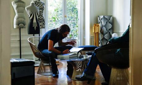 Eclecticismo a la francesa en un apartamento parisino