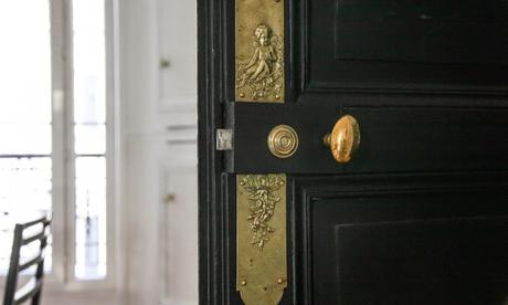 Eclecticismo a la francesa en un apartamento parisino