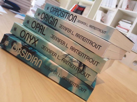 Review: Saga Lux - Jennifer L. Armentrout