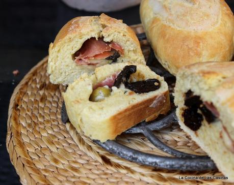 Pan de Tigre Relleno : Jamón, Aceitunas,Ciruelas Pasas y Queso