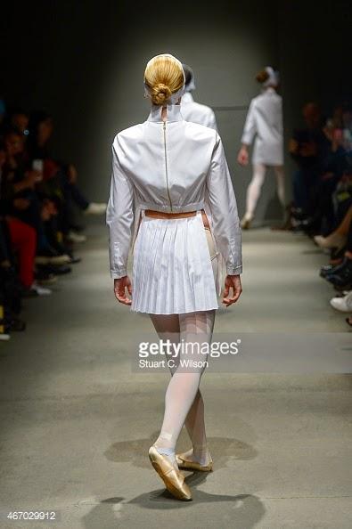 Los cisnes blancos de White Posture en MBFW Istambul