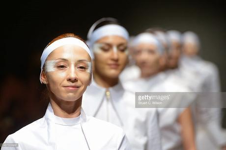 Los cisnes blancos de White Posture en MBFW Istambul