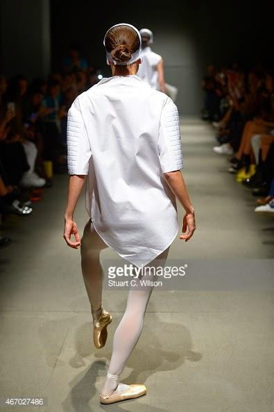 Los cisnes blancos de White Posture en MBFW Istambul