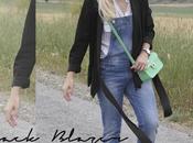 Must-have: black blazer