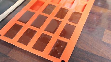 Mousse de yogur y mango corazón chocolate