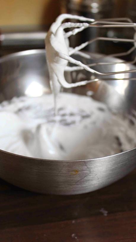 Mousse de yogur y mango corazón chocolate