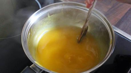 Mousse de yogur y mango corazón chocolate