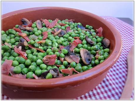 GUISANTES CON IBÉRICOS Y CHAMPIÑONES